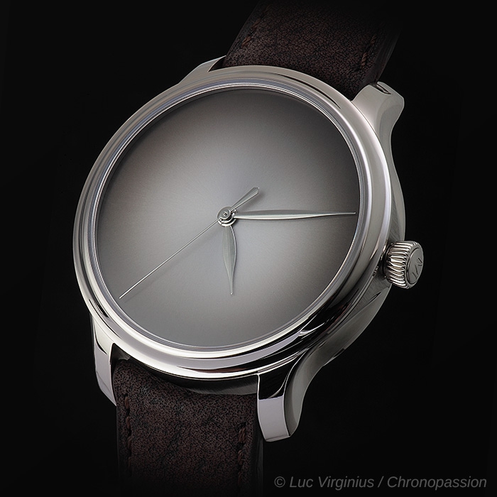 h moser 1343 gris 01 3689ce916e.jpg