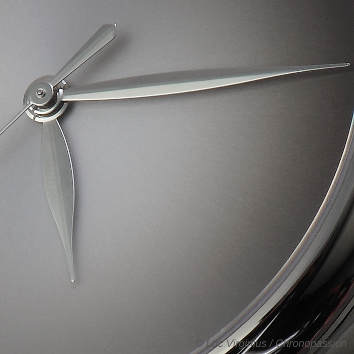 h moser 1343 gris 08 1b5f970912.jpg