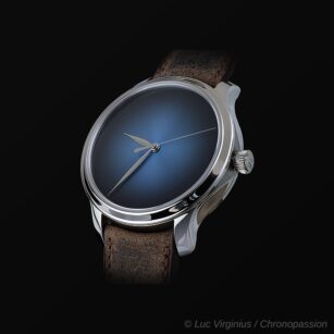 H MOSER & CIE ENDEAVOUR CENTRE SECONDS CONCEPT  FUNKY BLUE
