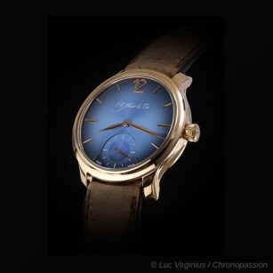 H MOSER & CIE Blue Mayu special blue
