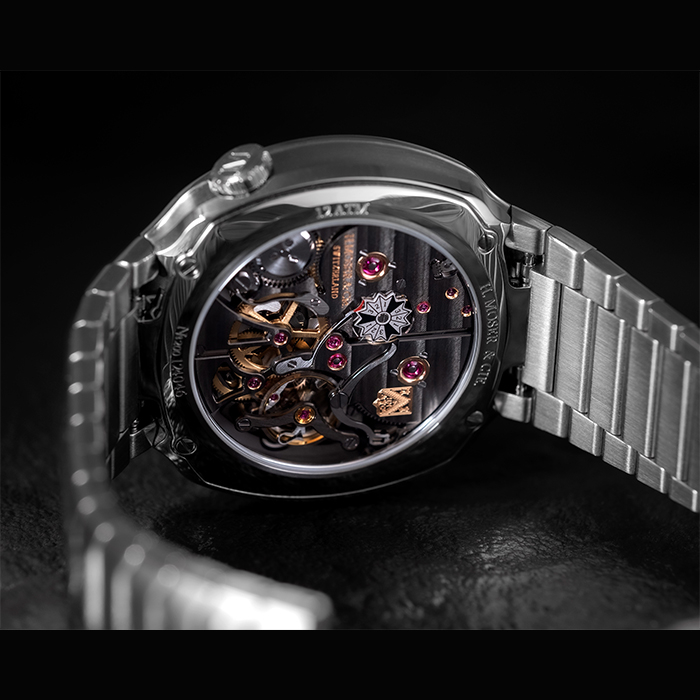 streamliner perpetual calendar 6812 1200 lifestyle 04 304b2b090c.jpg