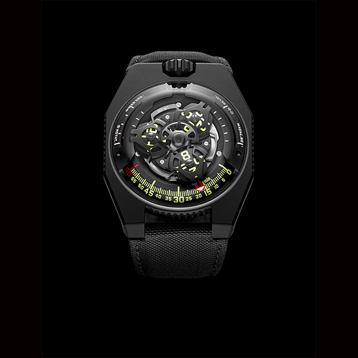 ur100black00 859364213d.jpg