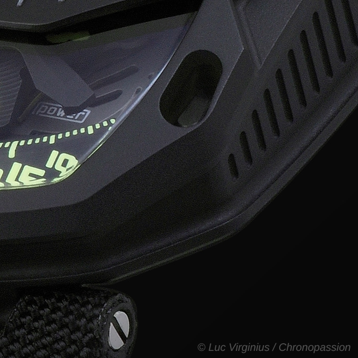 urwerk 105ct black 06 9aa886e2b3.jpg