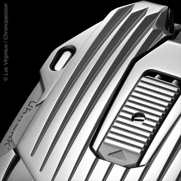 urwerk 105ct iron 04 1a64ec73c5.jpg