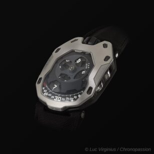 URWERK-105M IRON NIGHT