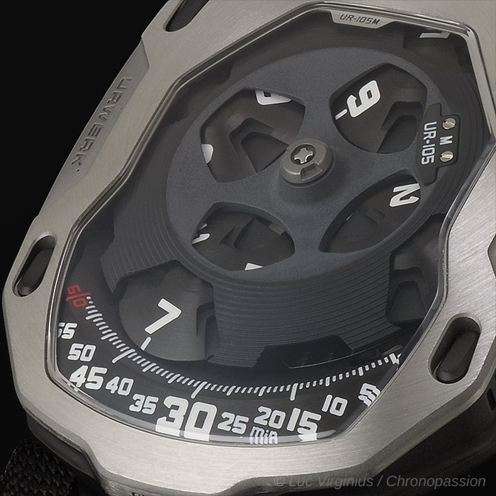 urwerk 105m acier 03 43ddd58c0a.jpg