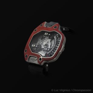 urwerk UR-110 “EastWood”  red ebony