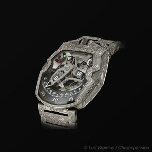 URWERK Amadeus UR-210