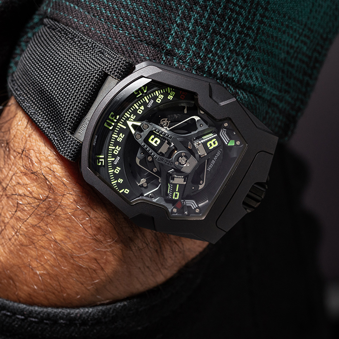 urwerk ur 220 falcon project edition all black 3 36017e2681.jpg