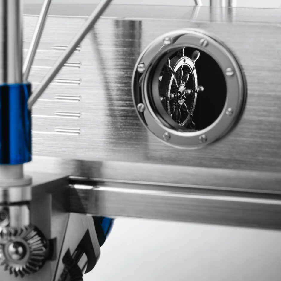 mbandf l epee co creation albatross lifestyle closeup 6 lres