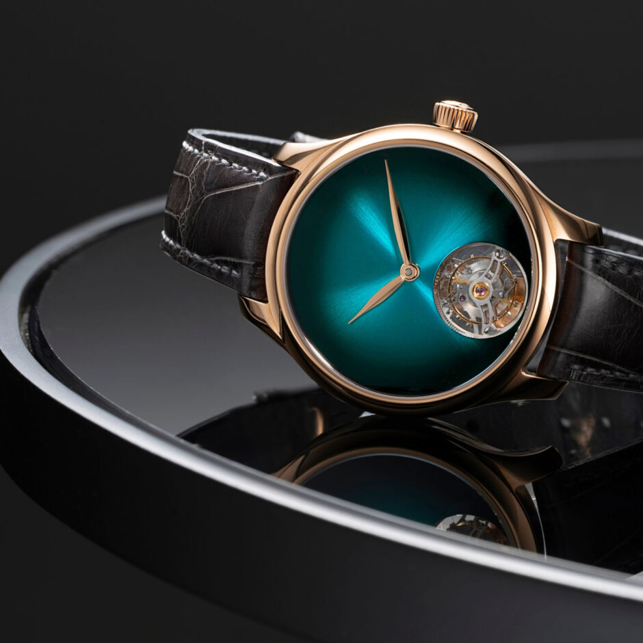 hmoser 1804 0406 endeavour tourbillon rg blue lagoon concept lifestyle side close