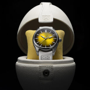 H. Moser & Cie. Pioneer Centre Seconds Sunny Side Up  3201-1200