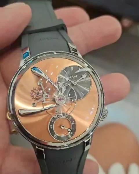 The two new Lm101 Evo @mbandf will be @mbflabparis soon. Look closely and you’ll spot some fresh details on the new LM101 EVOs. The black subdials now have fine circled borders, the time is shown with newly designed white gold hands, and the flying balance wheel is now supported by sleeker twin arches.
On the technical side, the power reserve jumps from 45 to 60 hours, and the escape wheel has been redesigned, echoing MB&F’s signature double battle-ax
Hit the link in bio for the full details.
#MBandF #LegacyMachines #LM101EVO