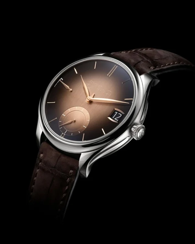 @chronopassion authorized retailer for @moserwatches
・・・
Precise proportions, harmony of form, depth of colours: the very essence of H. Moser & Cie. expertise. 

With a 42-mm white gold case, paired with a dark brown alligator leather strap, the Endeavour Perpetual Calendar Smoked Salmon exudes a measured presence, classic yet never conventional.

#HMoser