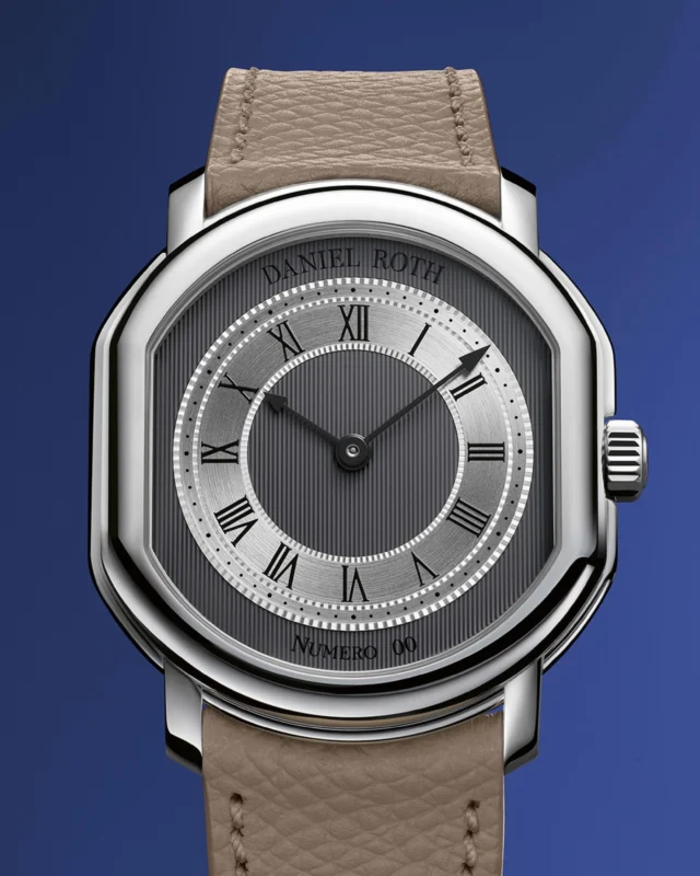 The new @danielrothofficial platinum will be soon @chronopassion authorized retailer 
・・・
Elegance and tradition find a new expression in platinum. The spirit of independent watchmaking continues with the new Extra Plat Platinum, featuring the in-house DR002  movement and a solid gold dial adorned with pinstripe guilloché, executed by hand on an antique rose engine.
#DANIELROTH #HighWatchmaking #LaMontreObjetDArt #DANIELROTHExtraPlat LaFabriqueduTemps